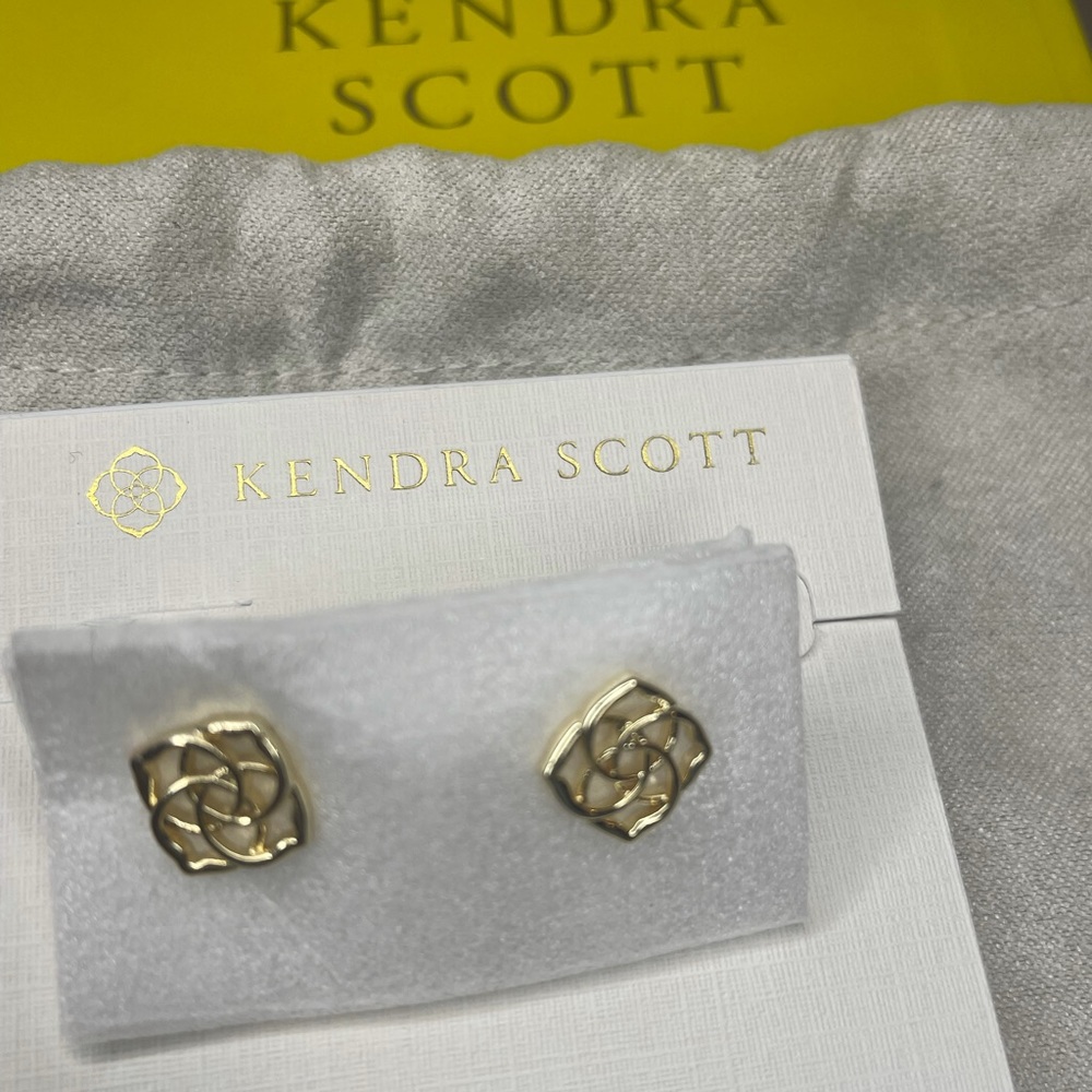 kendra scott gold dira stud earrings